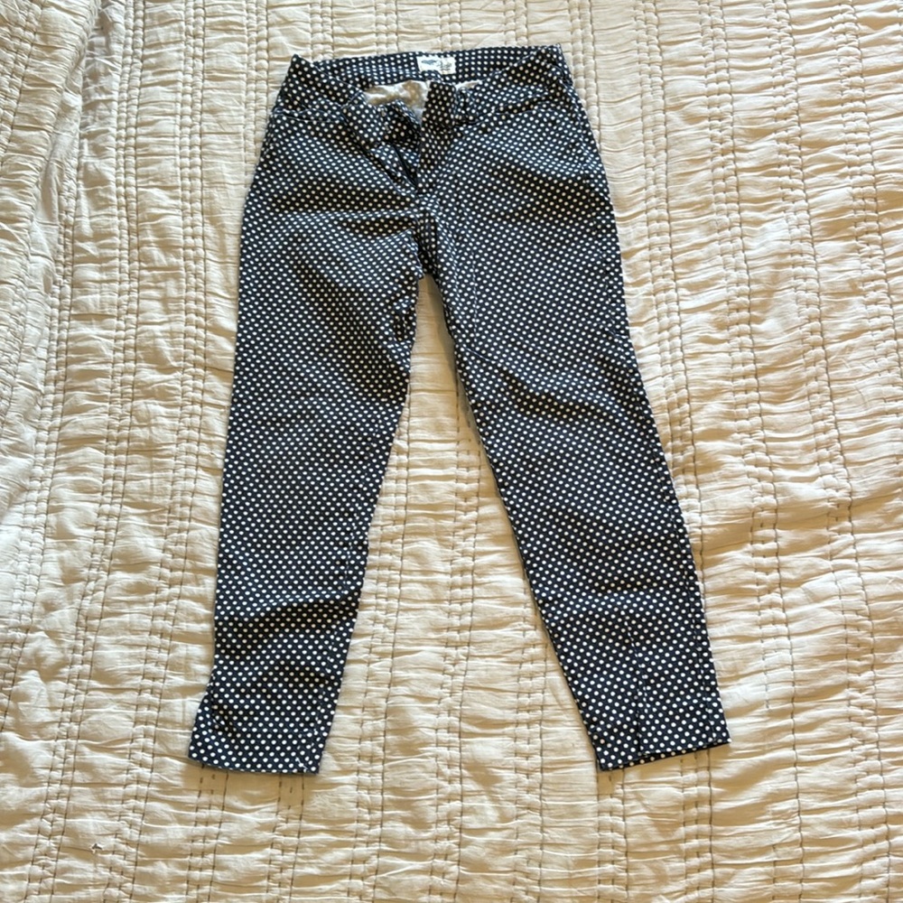 Vintage Old Navy polka dot Pixie tapered pant. Navy blue and white. Size 4